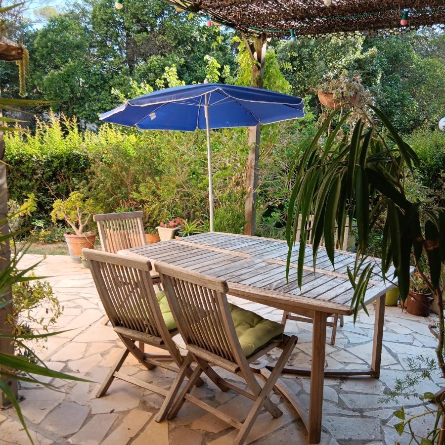 Appartement Tranquille Avec Jardin Et Piscine Frejus Bagian luar foto