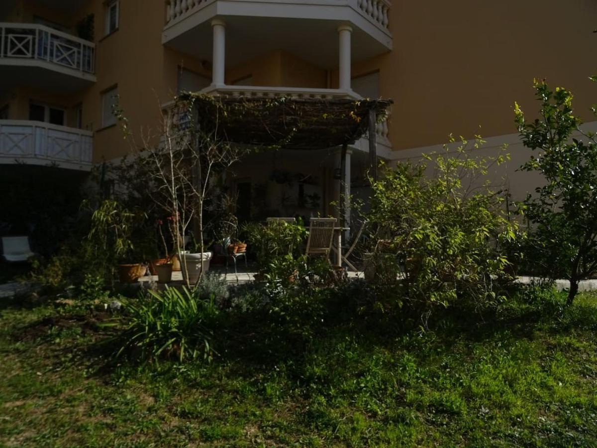 Appartement Tranquille Avec Jardin Et Piscine Frejus Bagian luar foto